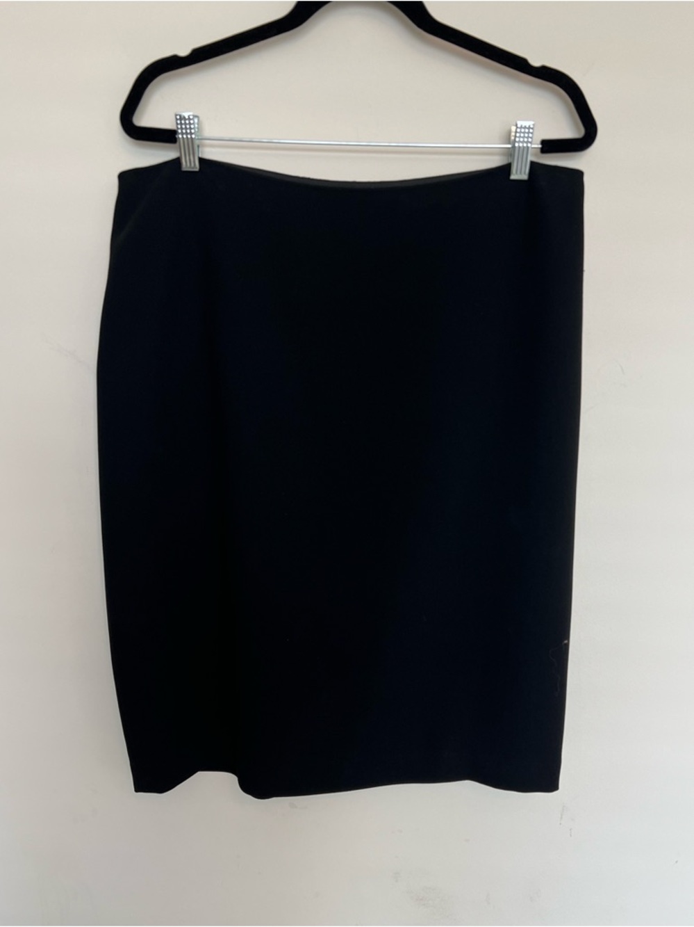 Ellen Tracy Black Pencil Skirt Size 16 Triacetate Blend Professional Midi Skirt